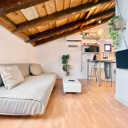 Charming Gran Via Attic Apartment Madrid Exterior photo
